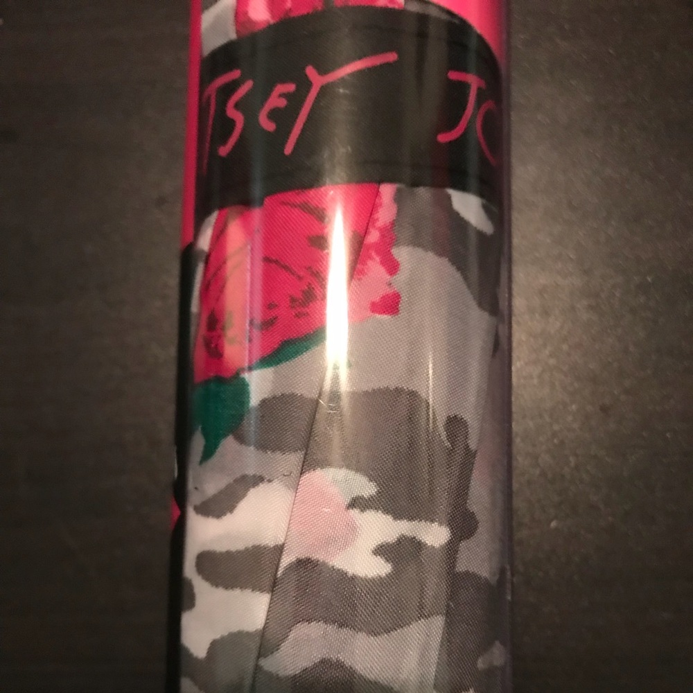 Betsy Johnson Umbrella & luggage tags